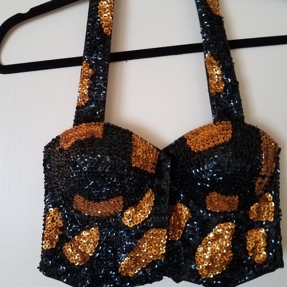 Nwot's Black and Gold sequin crop top 🌟 - Picture 1 of 6